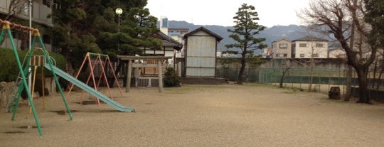 両皇大神社 is one of 河内国讃良郡の神社.