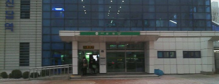シンダプ駅 is one of Subway Stations in Seoul(line1~4 & DX).