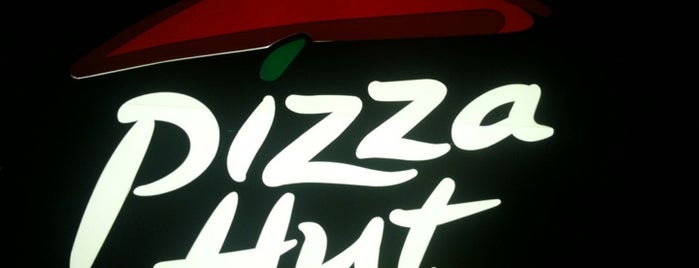 Pizza Hut is one of Orte, die Santi gefallen.