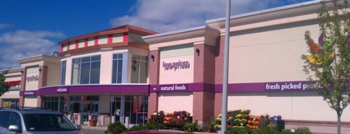 Super Stop & Shop is one of Karol’s Liked Places.