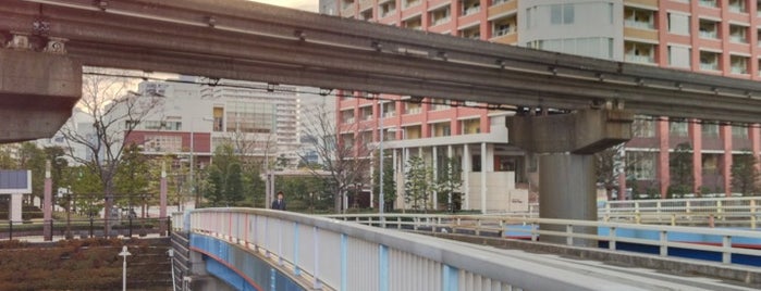 渚橋 is one of 橋.