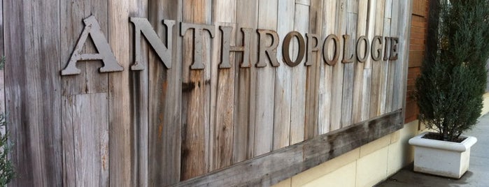 Anthropologie is one of KATIEさんのお気に入りスポット.