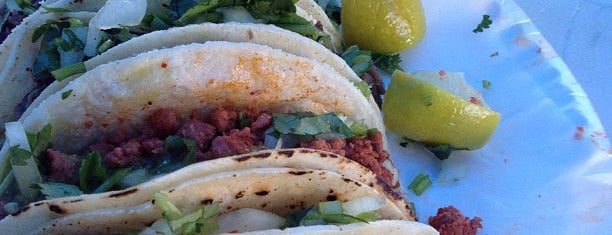 Lencho's Tacos @ Maxwell Street Market is one of Gespeicherte Orte von Kimmie.