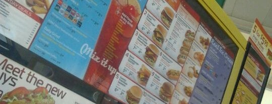 Sonic Drive-In is one of Devinさんのお気に入りスポット.