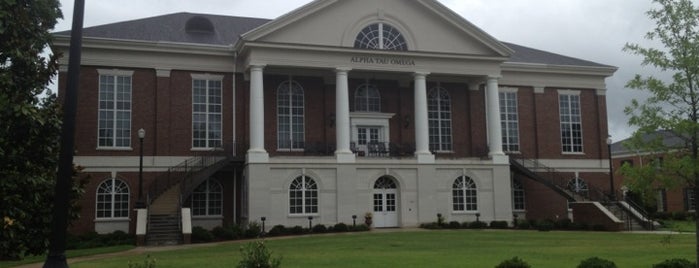 Universidad de Alabama is one of NCAA Division I FBS Football Schools.