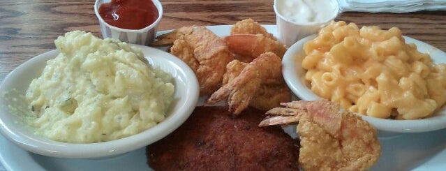 Accokeek Seafood Restaurant is one of Lieux qui ont plu à Alicia.