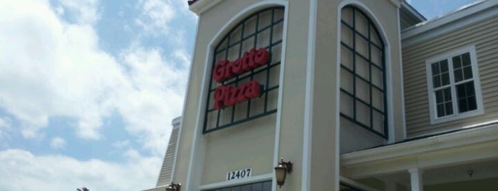 Grotto Pizza is one of Rick'in Beğendiği Mekanlar.