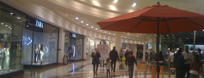 Centro Commerciale Fiordaliso is one of Anna : понравившиеся места.