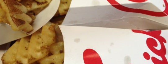 Chick-fil-A is one of Lugares favoritos de John.