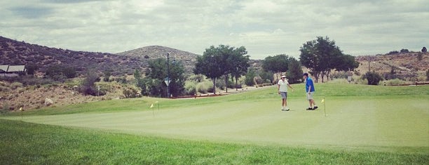 Stoneridge Golf Course is one of Lugares favoritos de Jon.