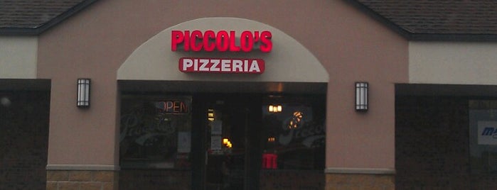 Piccolo's Pizzeria is one of สถานที่ที่บันทึกไว้ของ Christopher.