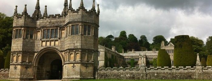 Lanhydrock House is one of Carlさんのお気に入りスポット.