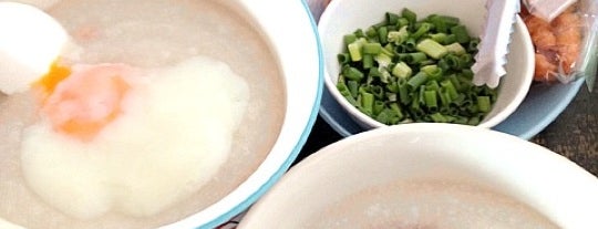 โจ๊กบางกอก is one of ♫♪♪ Favorite Food ♪♫.