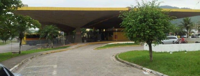 Terminal Rodoviário do Guarujá is one of Orte, die Ewerton gefallen.