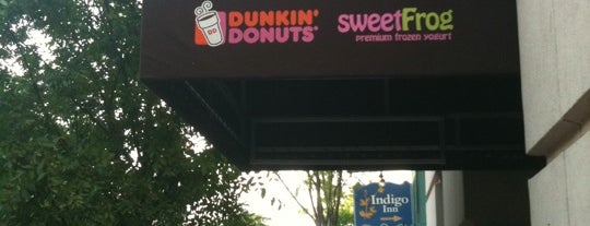 Dunkin Donuts is one of Tempat yang Disukai Jason.