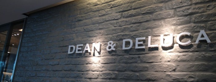 DEAN & DELUCA Cafe is one of モリチャン 님이 좋아한 장소.