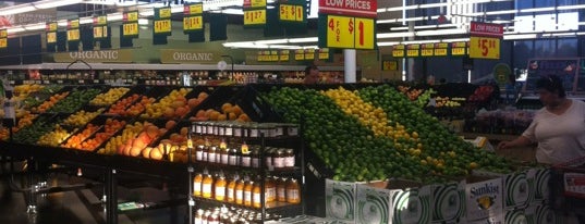 H-E-B is one of Vegan's Survival Guide to Houston.