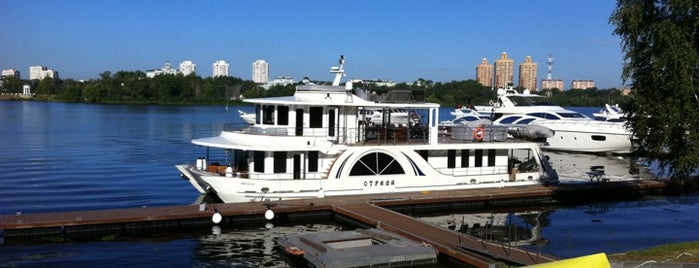 Royal Yacht Club is one of สถานที่ที่บันทึกไว้ของ Marina.