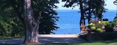 Lake Erie is one of Tempat yang Disukai Mollie.