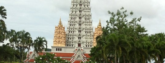 Wat Yannasang Wararam is one of Place.