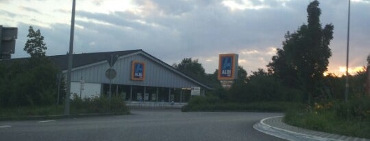 ALDI SÜD is one of Burhanさんのお気に入りスポット.