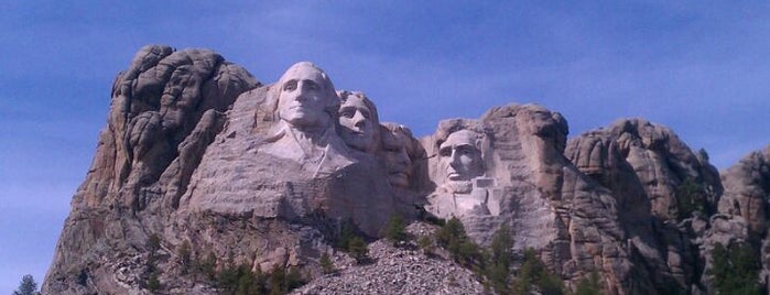 Mount Rushmore National Memorial is one of Places to go before I die - America.