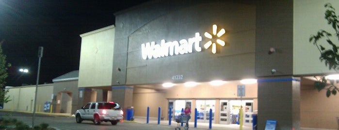Walmart Supercenter is one of Posti che sono piaciuti a Gavin.