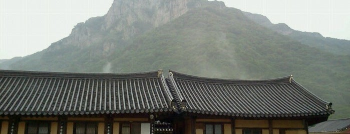 백양사 (白羊寺) is one of Buddhist temples in Honam.