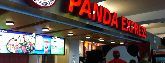 Panda Express is one of สถานที่ที่ six.two.five ถูกใจ.