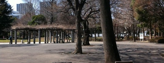 Toyama Park is one of 東京の公園50.