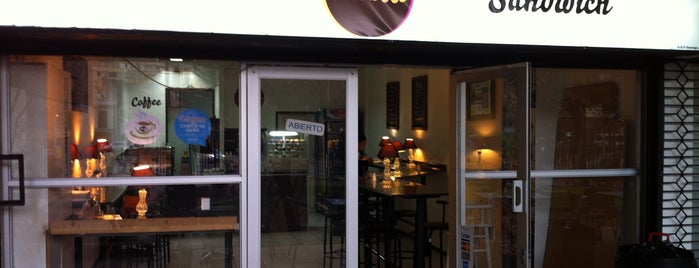 Intenzzo Coffee is one of Santiago Specialty Coffee Shops.