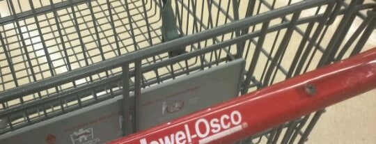 Jewel-Osco is one of Betzyさんのお気に入りスポット.