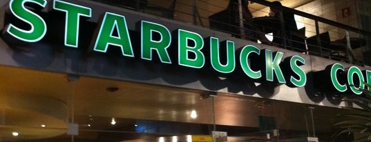 Starbucks is one of Miguelさんのお気に入りスポット.
