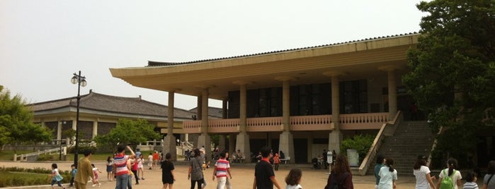 Gyeongju National Museum is one of ⓦ경주여행.