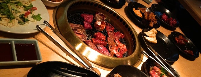 Gyu-Kaku Japanese BBQ is one of สถานที่ที่บันทึกไว้ของ Nina.