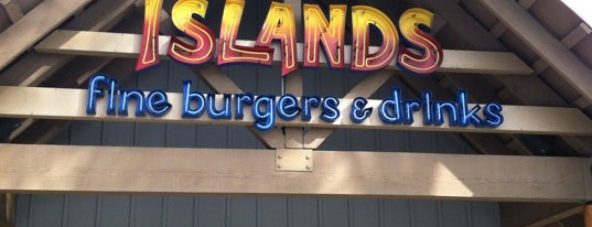 Islands Restaurant is one of Tempat yang Disukai Krys.