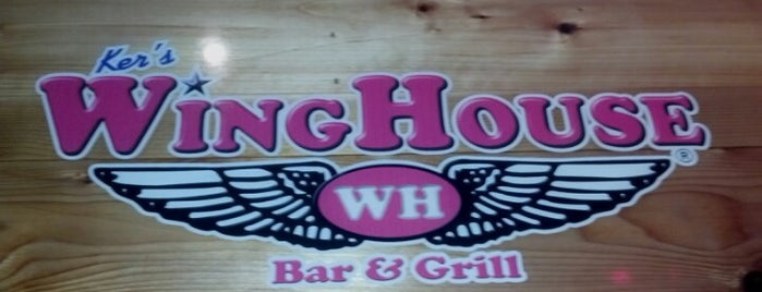 Ker's WingHouse Bar & Grill is one of สถานที่ที่ Stefano ถูกใจ.