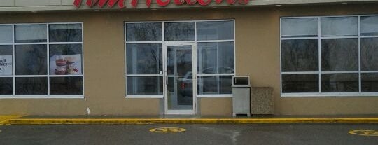 Tim Hortons is one of Daveさんのお気に入りスポット.