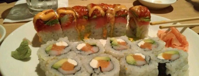 Sushi Zushi is one of Tempat yang Disukai Jr..