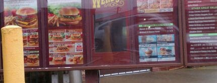 Wendy’s is one of Ericaさんのお気に入りスポット.
