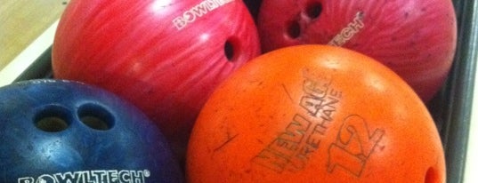 Absolutní bowling is one of Noční život v Holešovicích.