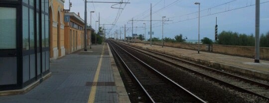 Stazione Pedaso is one of Stazioni ferroviarie delle Marche.