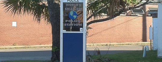 Worlds Smallest Police Station is one of Florida's Craziest Attractions.