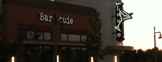 Bar Louie is one of สถานที่ที่ Charron ถูกใจ.