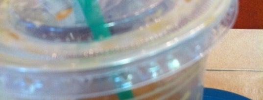 Starbucks is one of Kerryさんのお気に入りスポット.