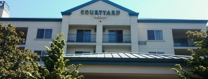 Courtyard by Marriott Portland Tigard is one of Lugares favoritos de Enrique.