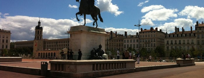 Place Bellecour is one of Want to go.