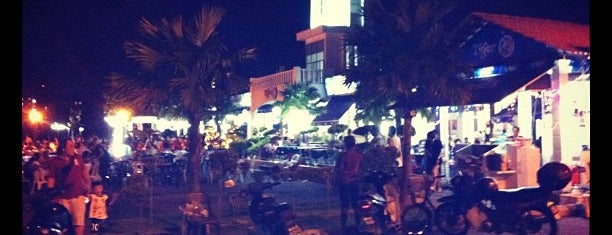 Seafront Portugese Settlement  seafood eateries. is one of Foodie doodie :: Melacca.