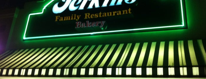 Perkins Restaurant & Bakery is one of สถานที่ที่ Tanya ถูกใจ.