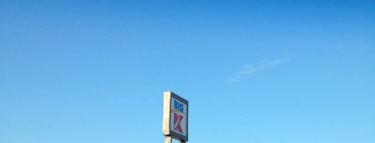 Kmart is one of Kandyceさんのお気に入りスポット.